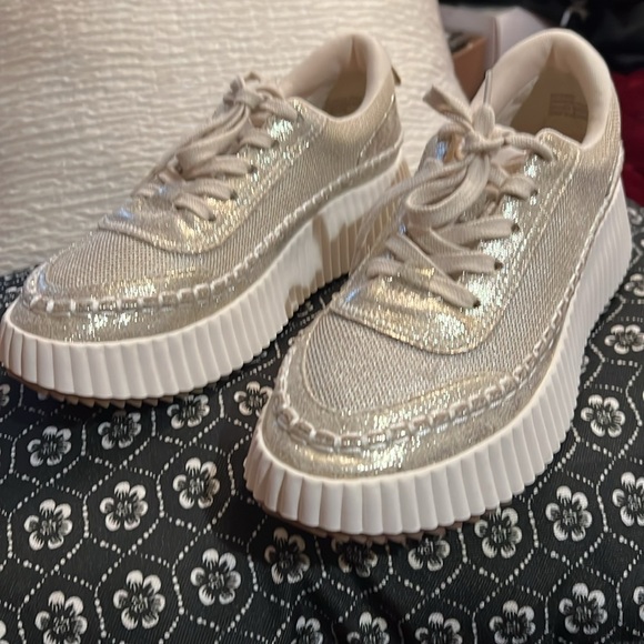 Dolce Vita Gold and White Platform Sneakers NEW Sz 8 - Picture 2 of 10